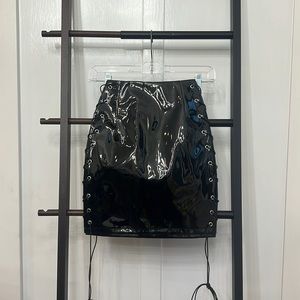 NWT, Pretty Little Thing, size US 4, black faux patent leather mini skirt